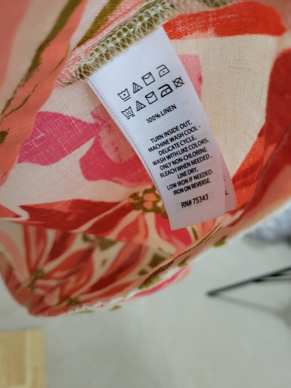 Nicole Miller Coral and Pink Floral V-Neck  Linen Dress - Picture 5 of 6